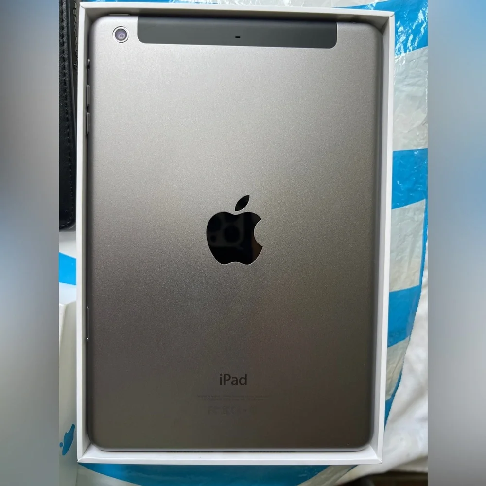 iPad Mini 2 WiFi Cellular 16GB AT&T- Space Gray- Great Condition!